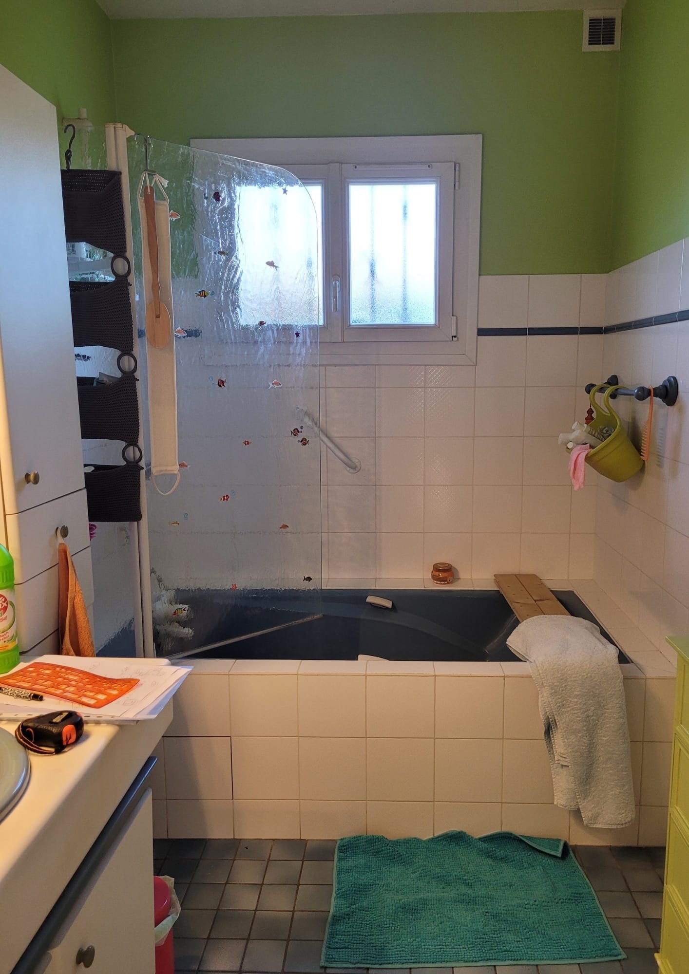 Avant - salle de bain sombre - Gironde